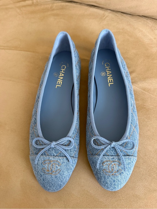 CHANEL Shoes - CHANEL Light Denim Quilted Ballet Flats with Bow - Size 41.5